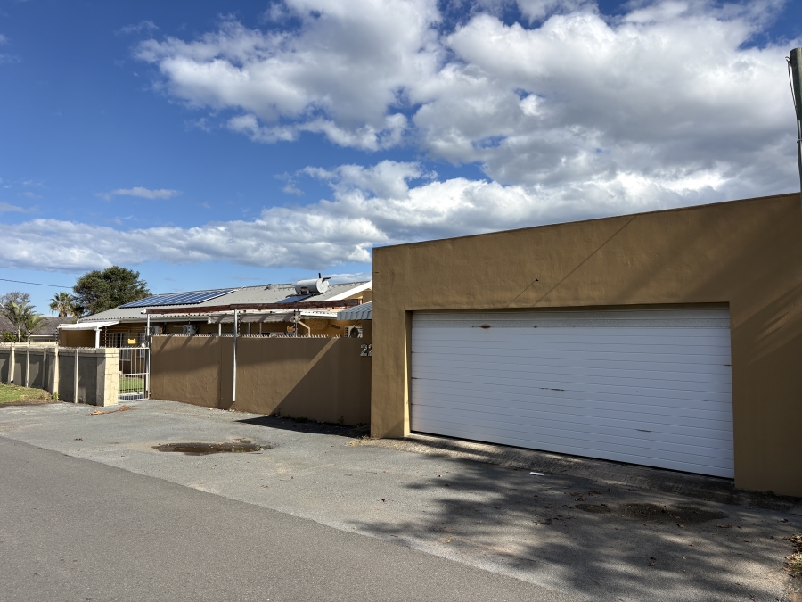 4 Bedroom Property for Sale in Gonubie Eastern Cape